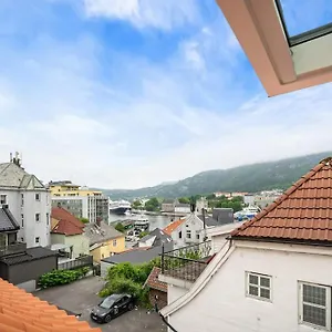 Beautiful Townhouse Super Central In - 4 Bedrooms 8 Guests Bergen